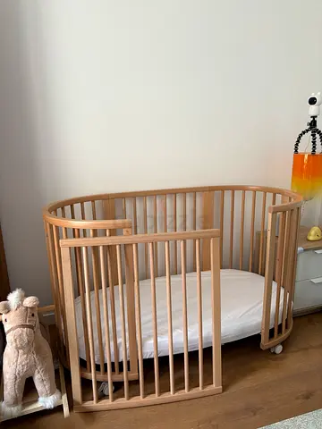 Stokke Sleepi Bed V3 with Mattress – Natural – Perfect Condition