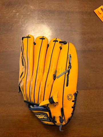 Sunbird baseball glove - leather, good condition(Made in Korea)