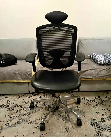 Contessa Okamura office Chair