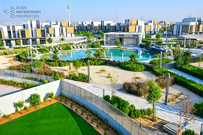 4BR+Family+Maid | G+2 | Pool and Park View | 4B2