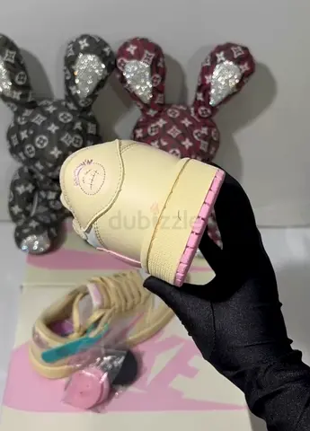 Nike x Travis Scott Air Jordan 1 Low OG "Shy Pink"