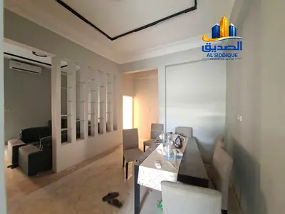 Spacious business villa 7 BHK 3 kitchen Cantrell gas Split ac just 120k main roads