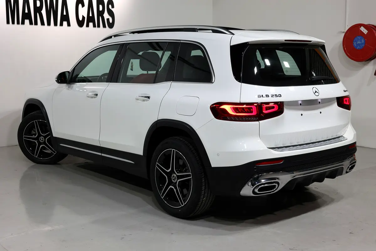 Mercedes-Benz GLB-Class 2023