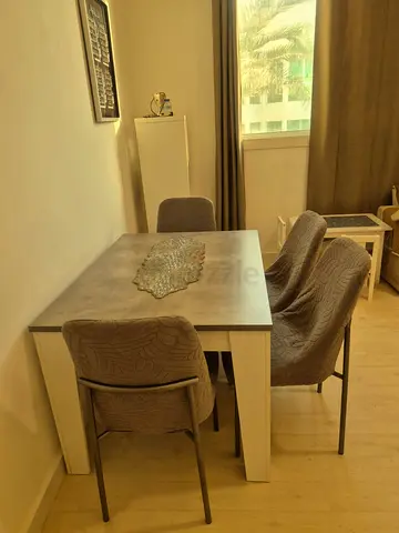 Dinning Table with 4 Chairs