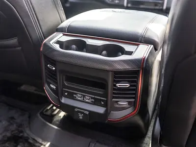 2025 RAM 1500 — миниатюра 19