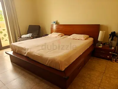 Master wooden bed with storage