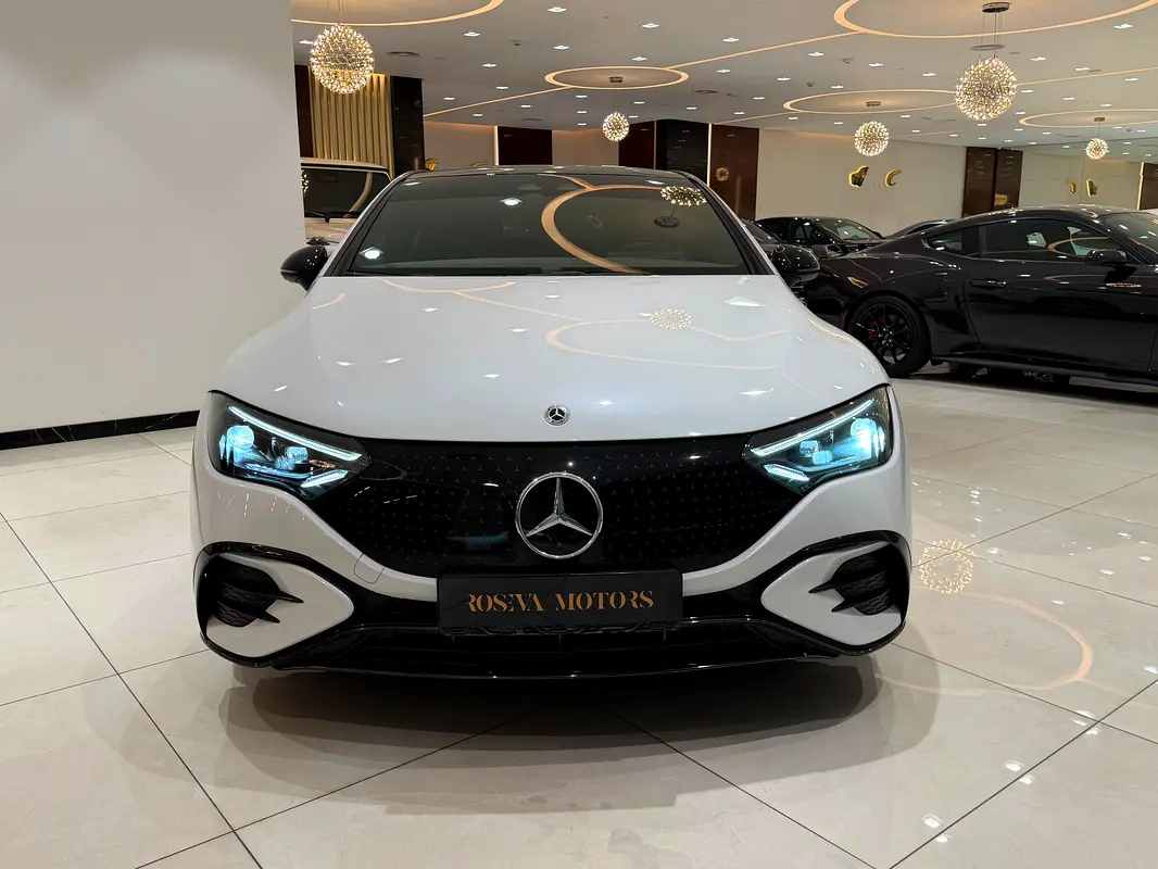 مرسيدس-بنز إي كيو إي 2023