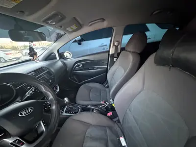 2015 KIA RIO 照片 6