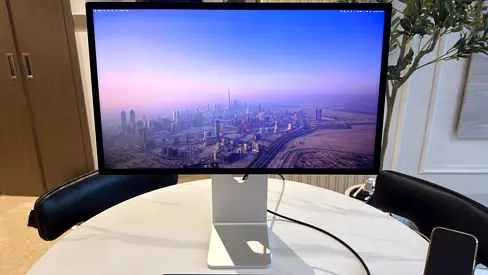 Apple Studio Display 27” - 3 months old tilt & height adjust stand