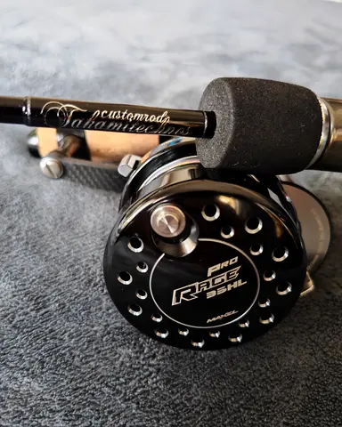 Slow Pitch Jigging Set Left Big Game Fishing