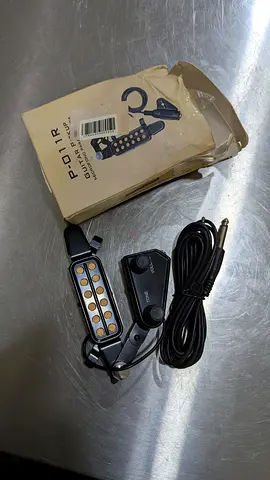 Clip-on Acoustic Guitar Pickup with Preamp and Cable (used)