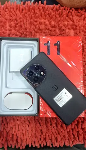OnePlus 11 5G. 16gb ram (256GB) memory Good working condition, unlocked