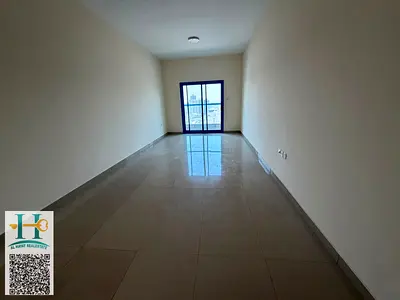 🏠 فرصة مميزة للإيجار مع شهر مجانًا! غرفتين وصالة بموقع حيوي على الشارع الرئيسي، بلكونة، 2 حمام وباركن. تسهيلات بالدفع والتأمين شيك. موقع مميز وقريب من جميع الخدمات.