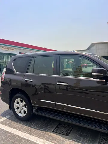 Lexus GX 460 2017 GCC Specs - Very good Condition (First Owner)
