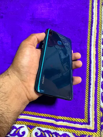 HUAWEI Y9