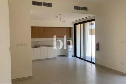 Corner Unit | Single Row | Vacant |Well-Maintained