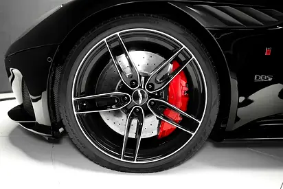 2019 Aston Martin DBS 照片 19