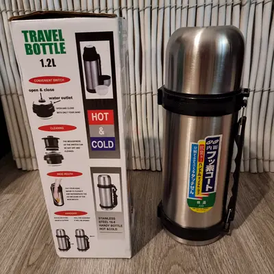 BRAND NEW 1.2L Japanese Style Stainless Steel Thermos Flask with Shoulder Strap - Mirdif