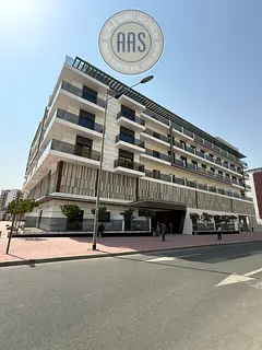 Spacious Studio! Faimly Bulding! Prime location