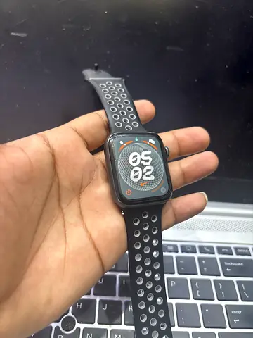 Used Apple Watch 44mm series 5