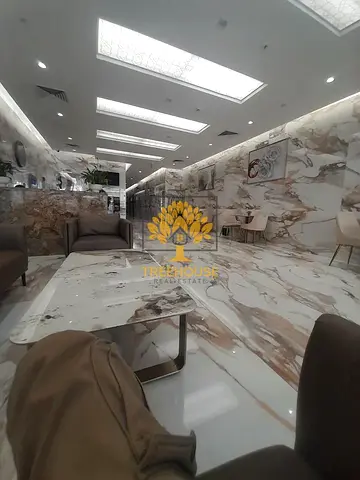 SPACIOUS LAYOUT|WELL MAITAINED UNIT|PRIME LOCATION