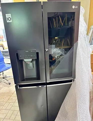 LG French Door Refrigerator with InstaView and Water Dispenser - Black Stainless
