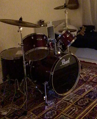 Pearl 7-piece Drum Kit with Cymbals - Great Condition