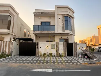 Two-story villa with a majlis and hall, directly from the owner, personal finishing, on a main street, close to all services, freehold ownership for a