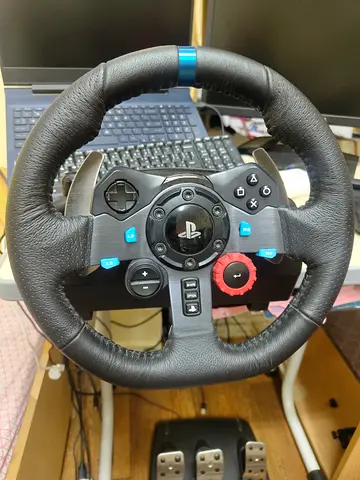 Logitech G29 PlayStation-compatible Racing Wheel with Pedals (USB) - Good Condition