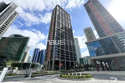 Stylish One Bedroom | Downtown Skyline Views