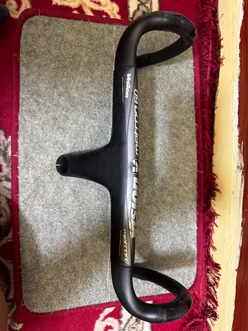 VISION - Metron 6D Carbon Drop Handlebar.