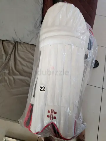 White Cricket Batting Pads - new Condition