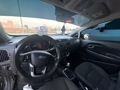 2015 KIA RIO 照片 4