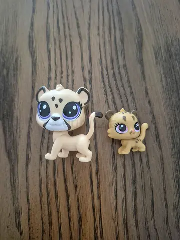 Littlest Pet Shop cheetah mother and baby figures - set of 2