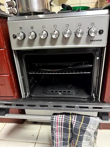 Daewoo countertop electric oven in excellent working condition