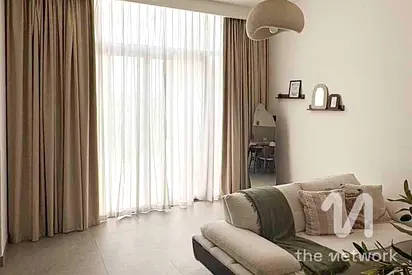 Single Row | Atheer Collection | Well Maintained