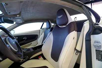2019 Aston Martin DB11 缩略图 10