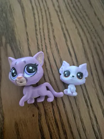 Two small Lilac Cat Figures (Littlest Pet Shop)