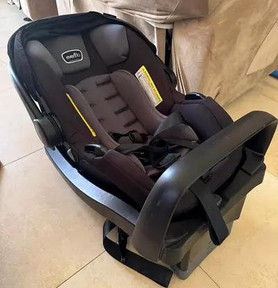 Baby car seat Evenflo with Base