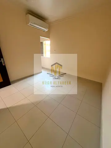 Studio for Rent – Al Naba’a, Sharjah Spacious studio with a separate kitchen (optional), in a prime location next to Al Rawda Mosque. Details: Stud