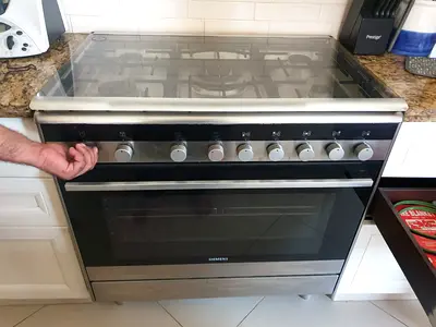 Siemens 5 burner gas cooking range size 90cm