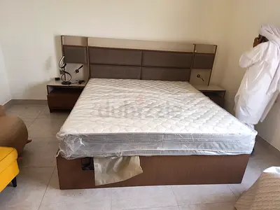 Hydraulic bedroom set like new