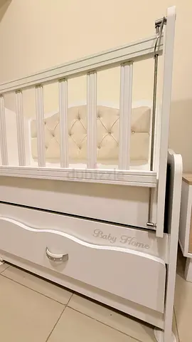 White Wooden Baby Crib with FREE IKEA mattress / Cot with Storage Drawer - Good Condition