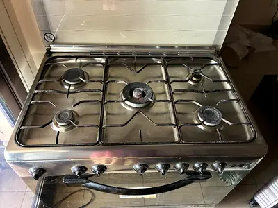 Indesit 5 burner cooking range with grill