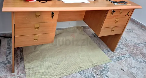 Spacious Office Desk / Computer Table with 6 Drawers