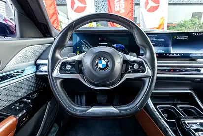 BMW 7 Series 740i, миниатюра 10