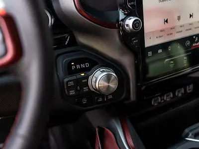 صورة 10 لـ 2025 RAM 1500
