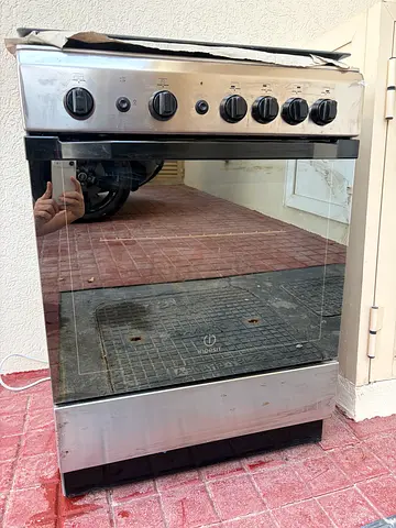 Indesit Gas Cooker with OvenGlass Door - Excellent condition