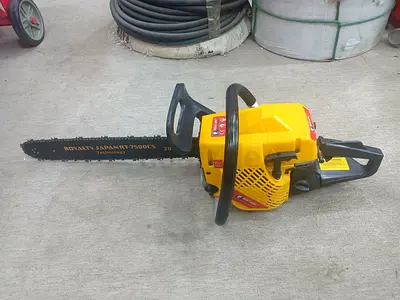 petrol chainsaw - good working condition