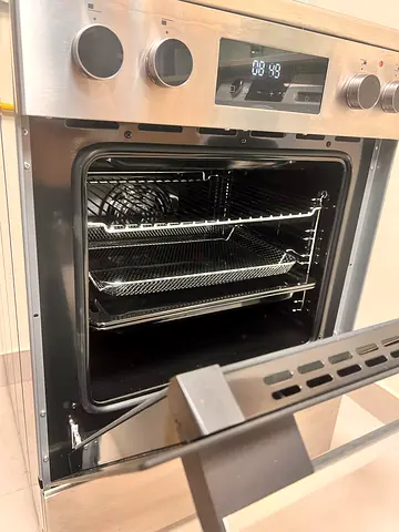 Stainless Steel Built-in Oven in Good Working Condition